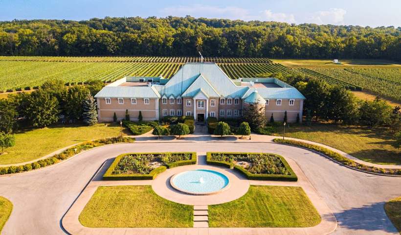 A grand estate in Niagara-on-the-Lake